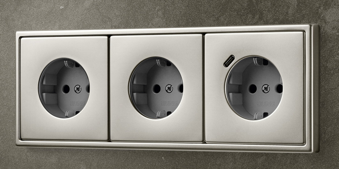 SCHUKO® Steckdosen mit USB bei Roberger Elektro & IT-Technologie GmbH in Frankfurt am Main